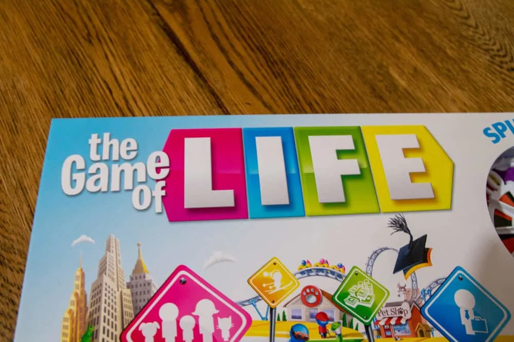 Hasbro Gaming The Game of Life Board Game, Family