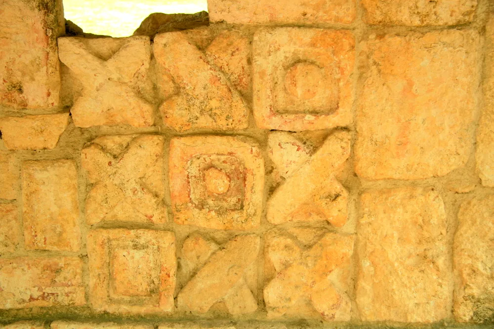stone detail tic tac toe